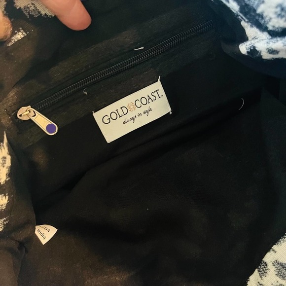 NWT! Gold Coast Shoulder Bag - Picture 5 of 6